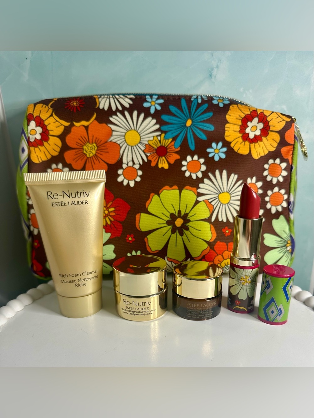 Estee Lauder 5pc Set- Re-Nutriv Foam Cleanser, Face Cream, Eye Cream, Lipstick
